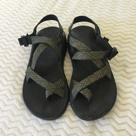Men's chacos with toe strap Clearance